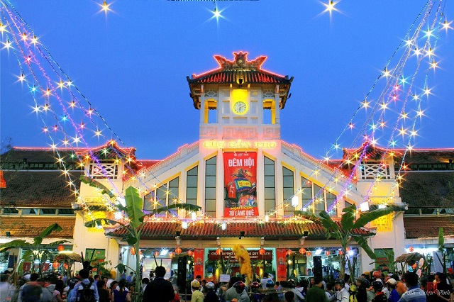Chợ đêm Tây Đô là nơi mua sắm, tham quan hấp dẫn du khách khi đến với Cần Thơ