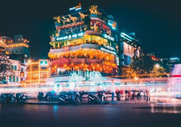Khám phá những khu chợ đêm nổi tiếng ở Hà Nội