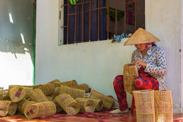 Những chiếc lọp này là vật dụng rất đỗi quen thuộc với người dân Đồng bằng sông Cửu Long