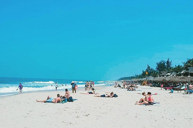Bãi biển An Bàng là điểm đến của khách du lịch quốc tế khi tới Quảng Nam