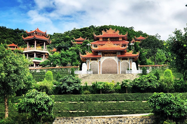 Bức tranh yên bình tại chùa Cái Bầu