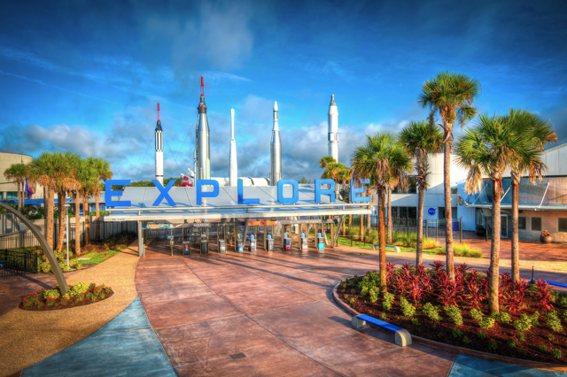 Kennedy Space Center Visitor Complex giống như một bảo tàng dành riêng cho việc khám phá không gian