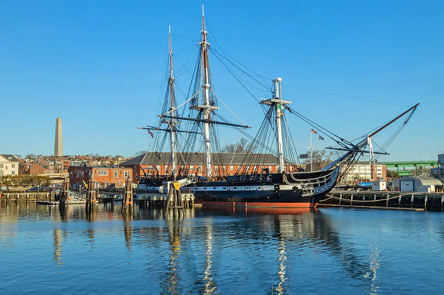 USS Constitution là con tàu lâu đời nhất trên thế giới vẫn còn khả năng đi trên biển